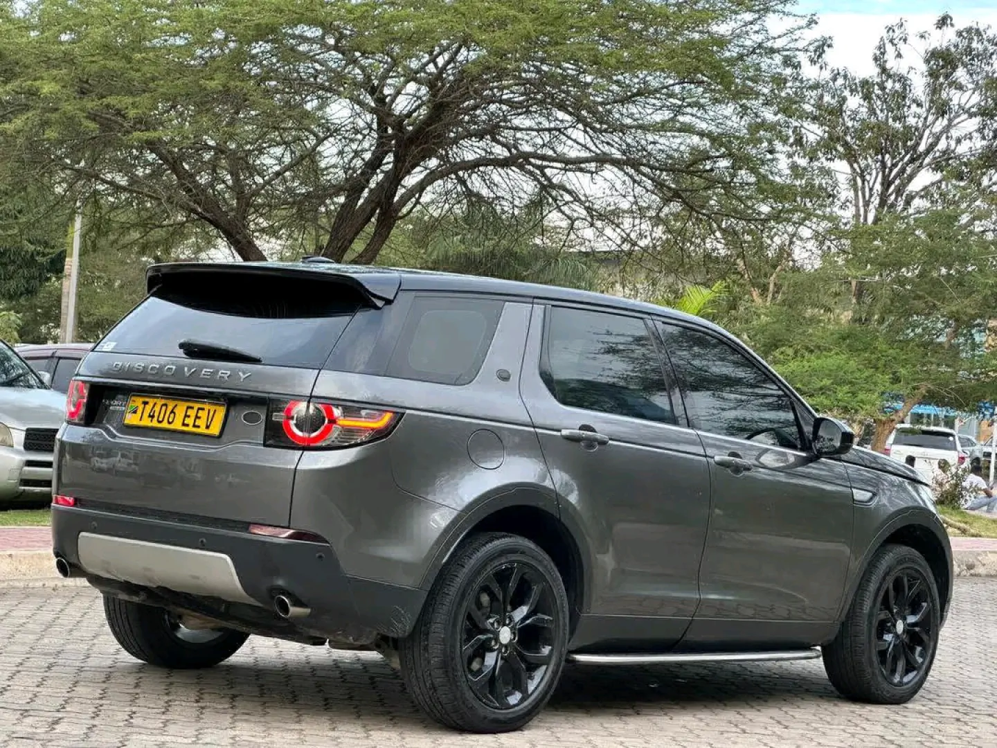 Land Rover Discovery Sport 2015 (7 Seater) thumbnail 7