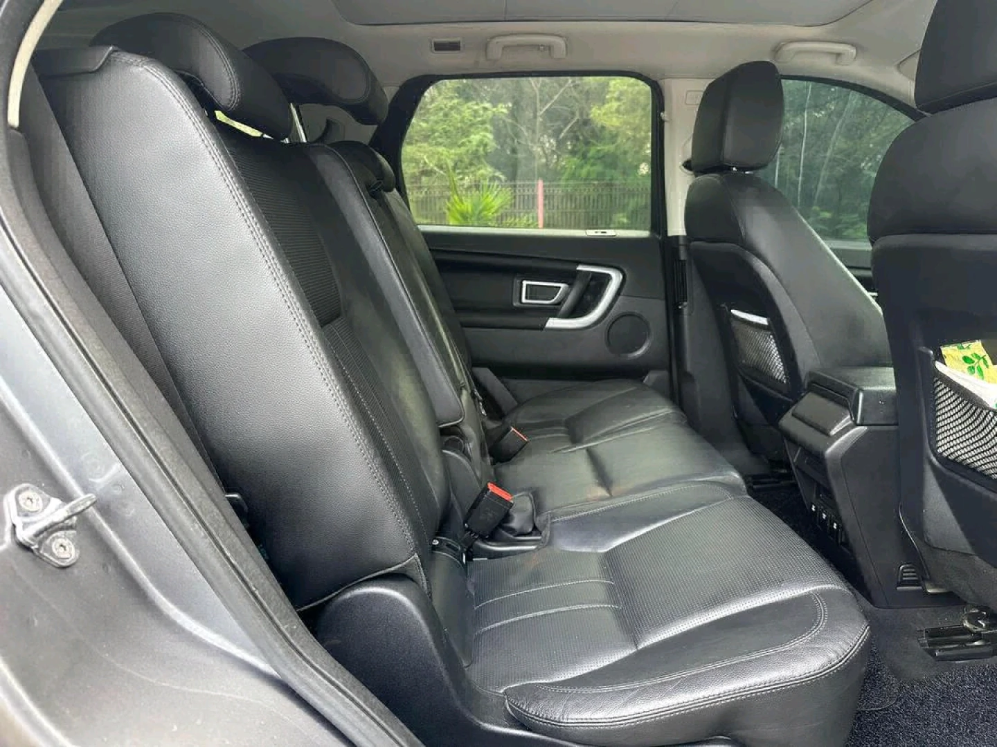 Land Rover Discovery Sport 2015 (7 Seater) thumbnail 8