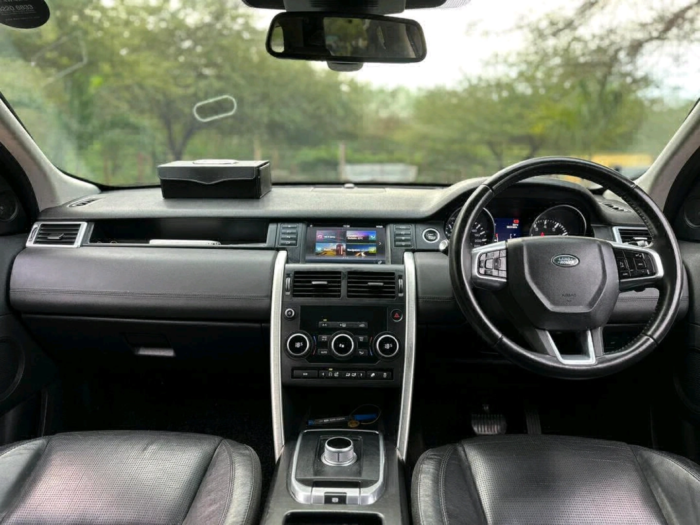 Land Rover Discovery Sport 2015 (7 Seater) thumbnail 9