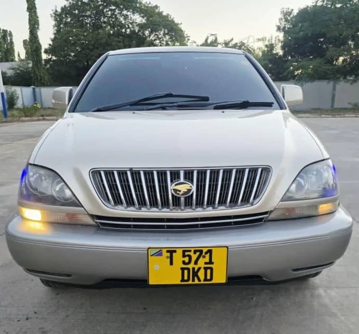 Toyota Harrier Old Model SUV for Sale