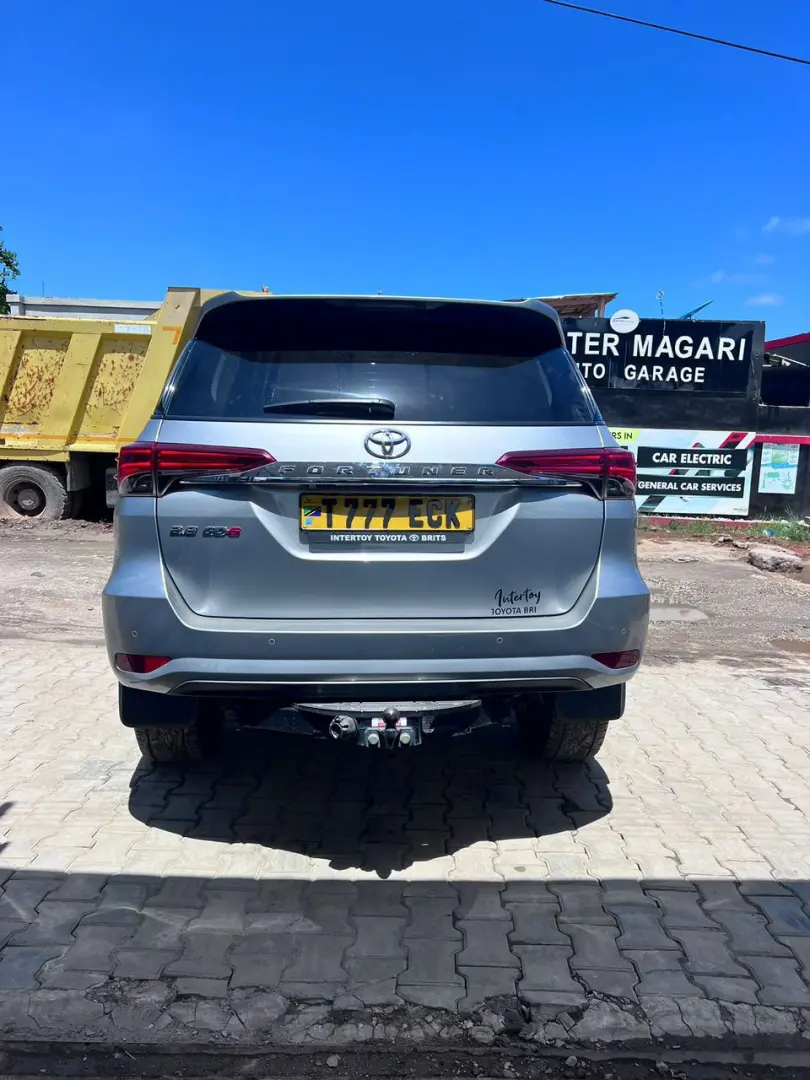 Toyota Fortuner 2022 2.8 Diesel thumbnail 2