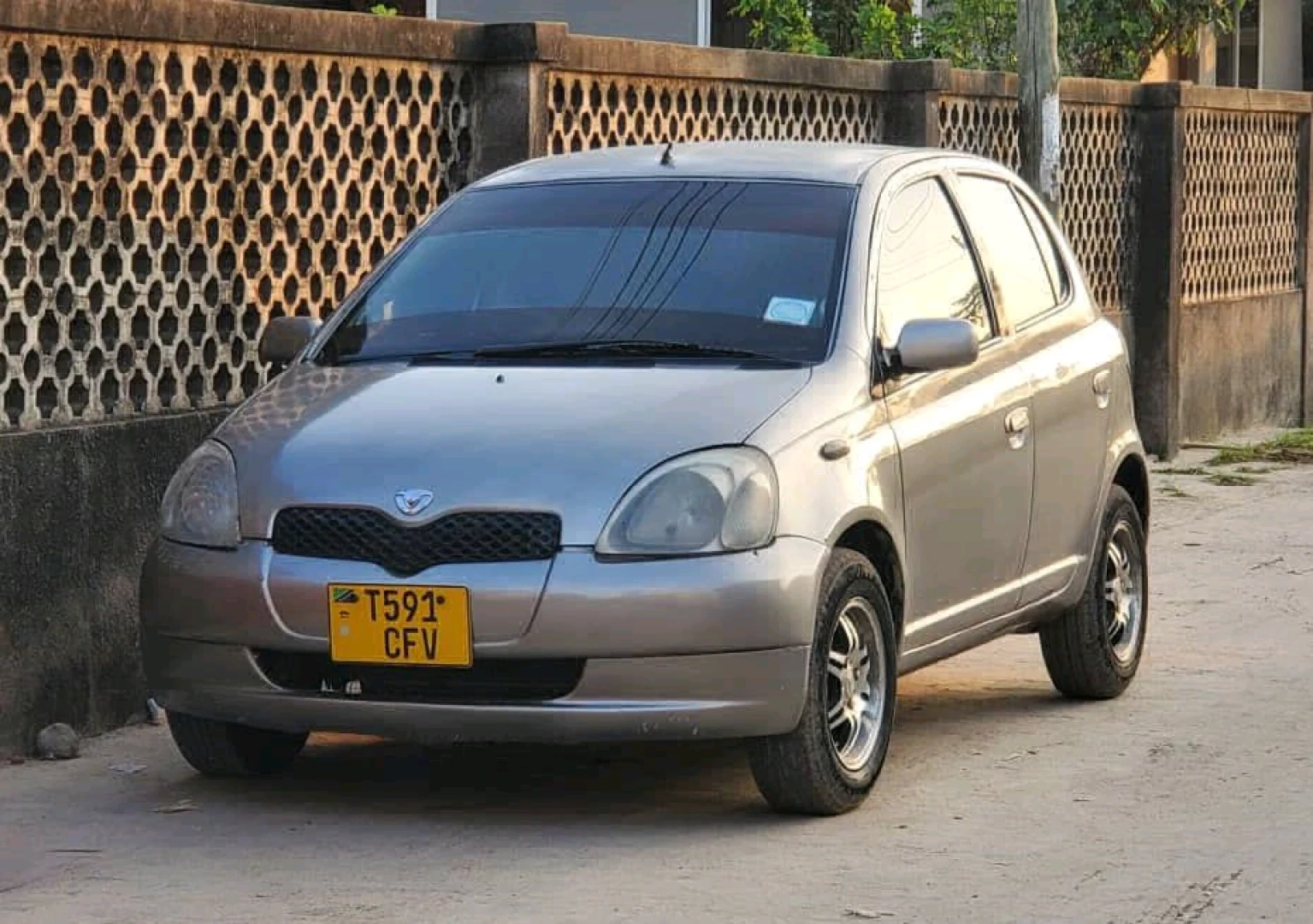 Used Silver Toyota Vitz Hatchback 990cc
