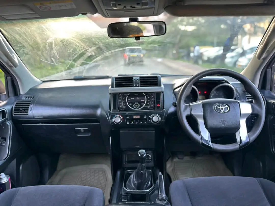 Toyota Land Cruiser Prado 150 (2016) thumbnail 8