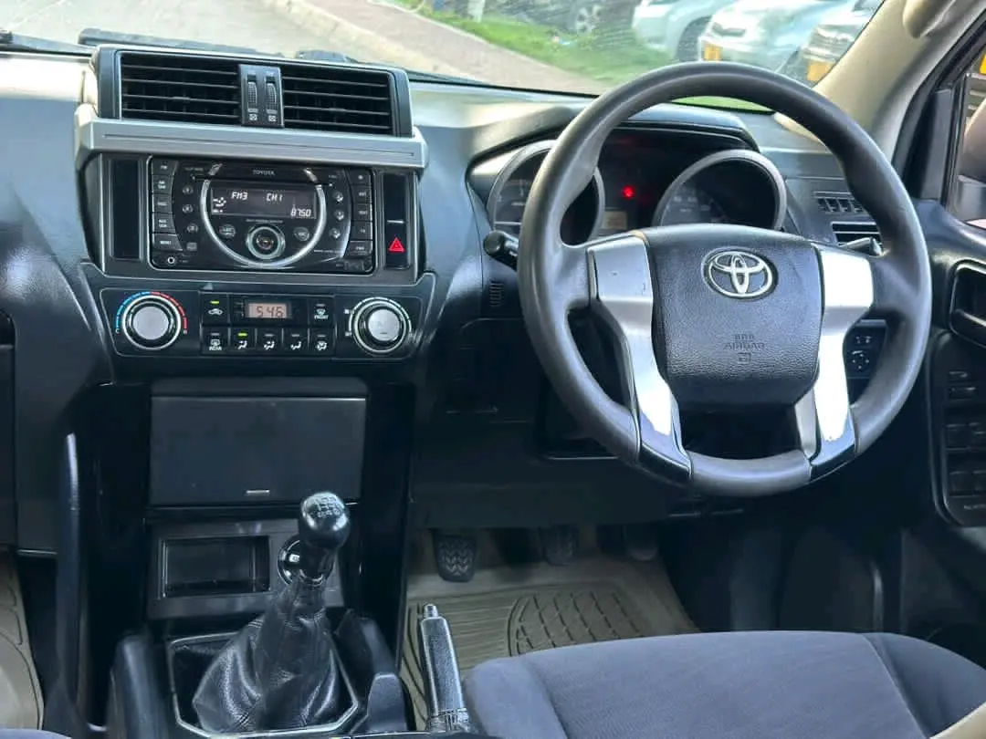 Toyota Land Cruiser Prado 150 (2016) thumbnail 9