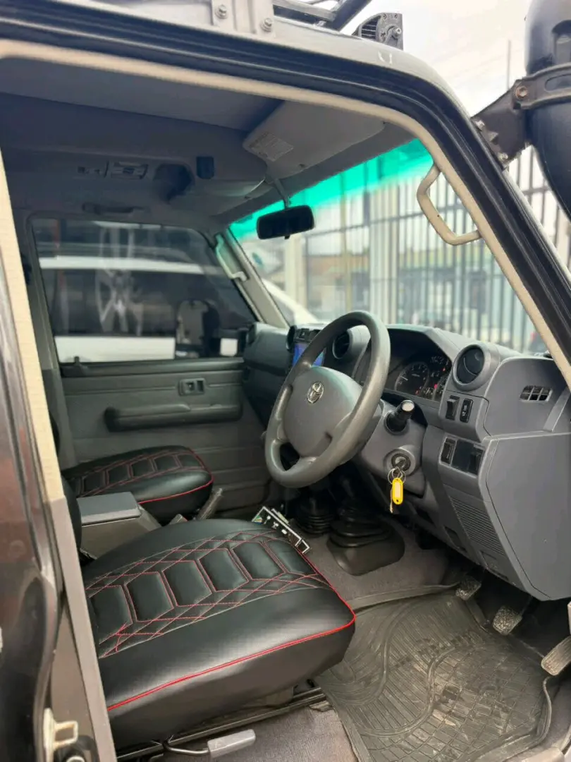 Toyota Land Cruiser Double Cabin 2012 Diesel thumbnail 5
