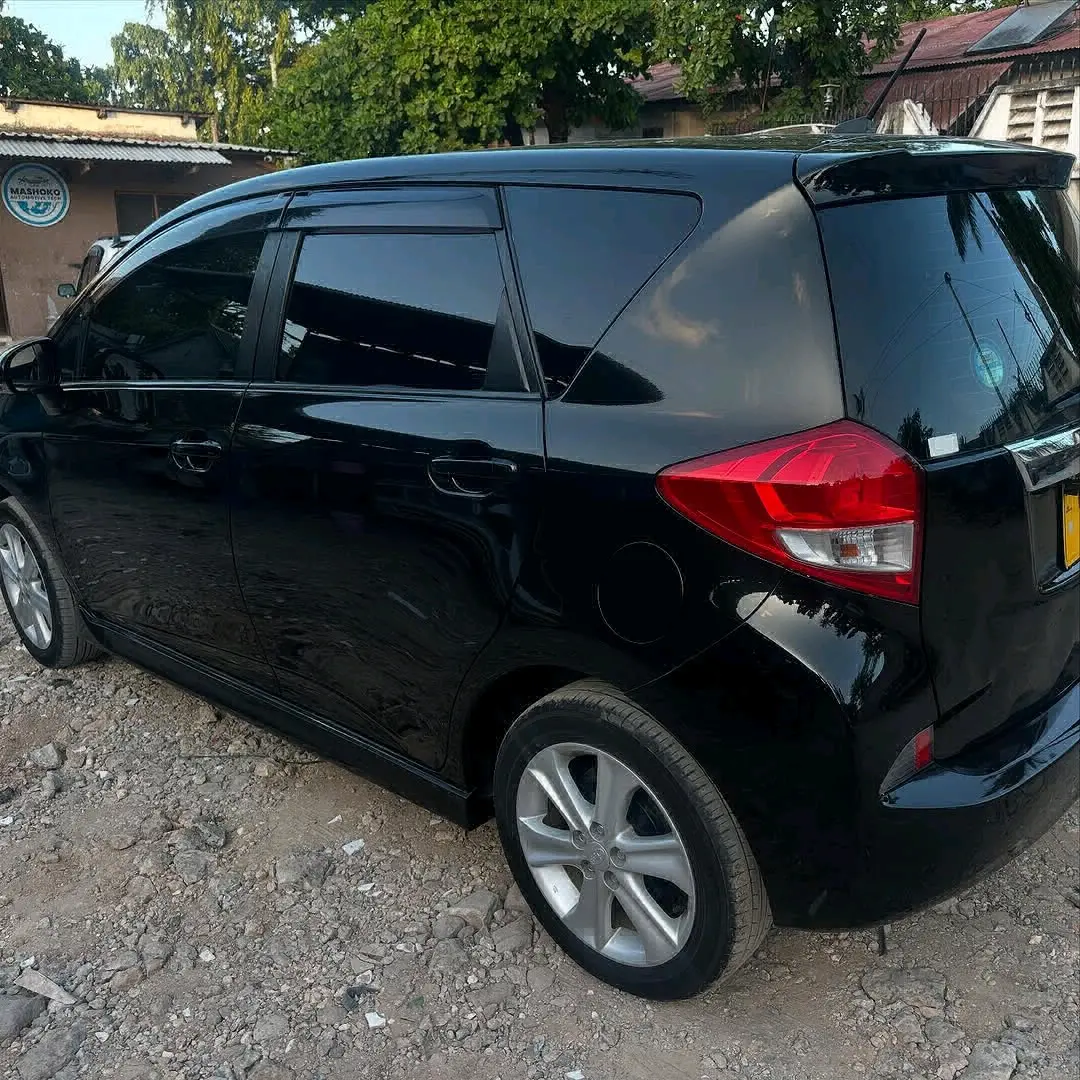 Subaru Trezia 2011 Hatchback for Sale thumbnail 3