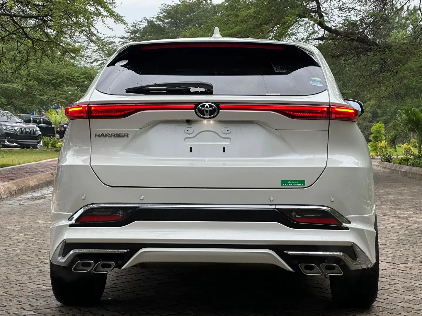2020 Toyota Harrier Z Package thumbnail 3