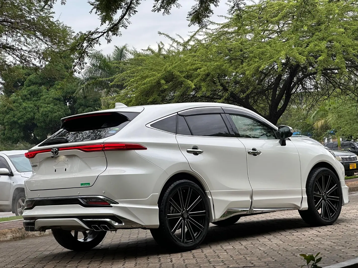 2020 Toyota Harrier Z Package thumbnail 5