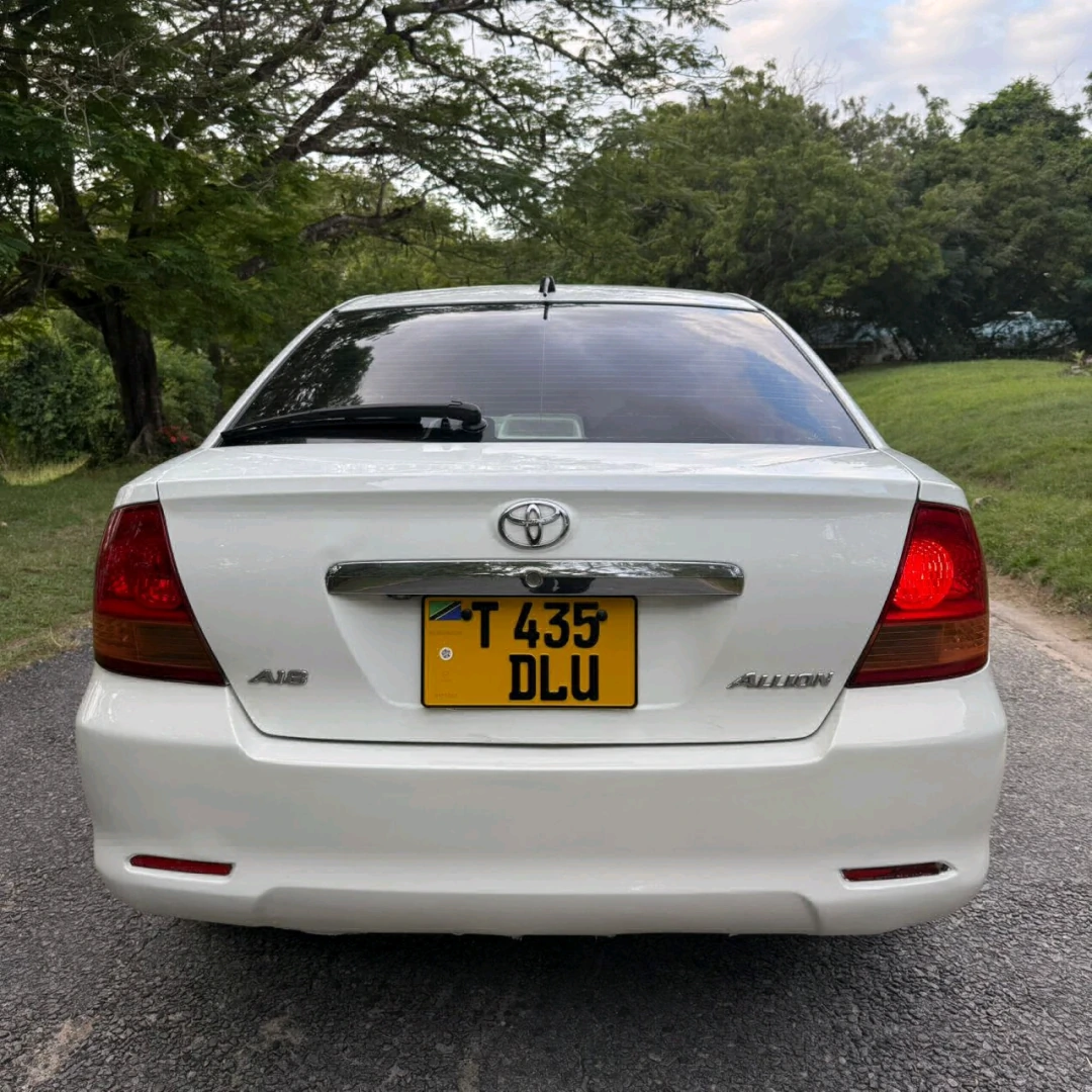 Toyota Allion Sedan 2004 Model thumbnail 8