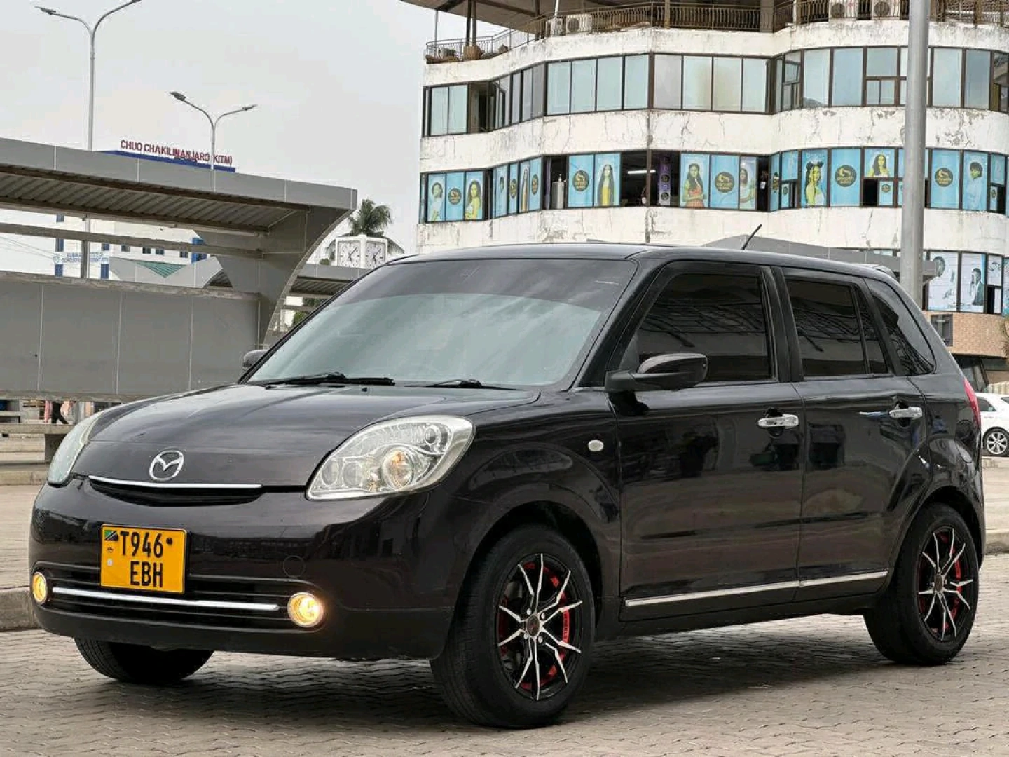 Dark Brown Mazda Verisa Hatchback for Sale thumbnail 2
