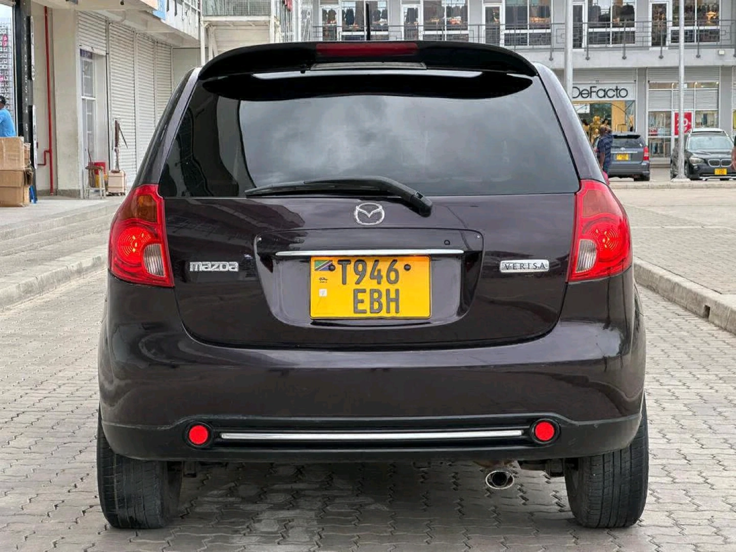 Dark Brown Mazda Verisa Hatchback for Sale thumbnail 4