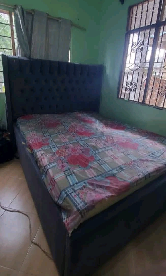 Kitanda na Godoro 5x6 thumbnail 2
