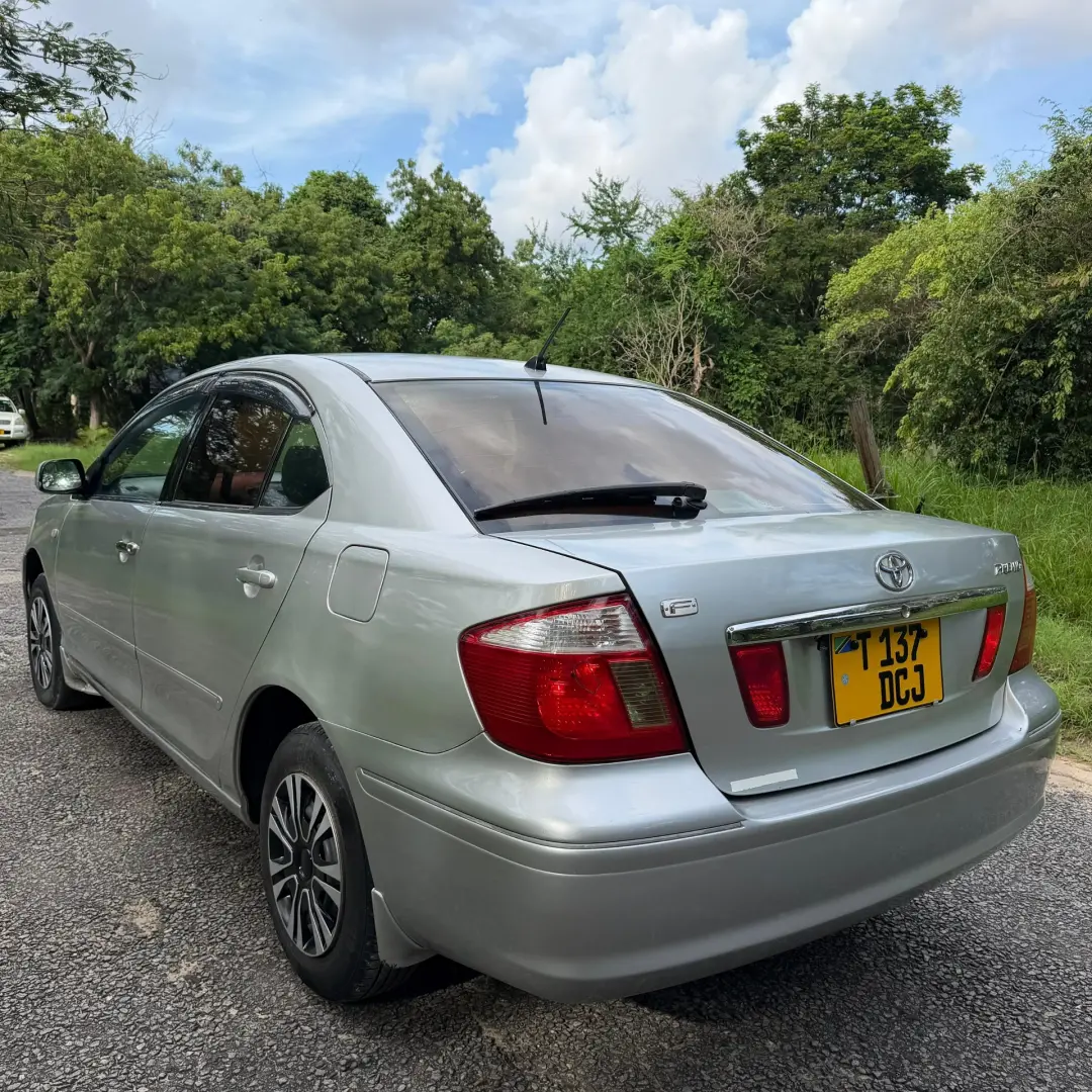 Toyota Premio 2004 thumbnail 2