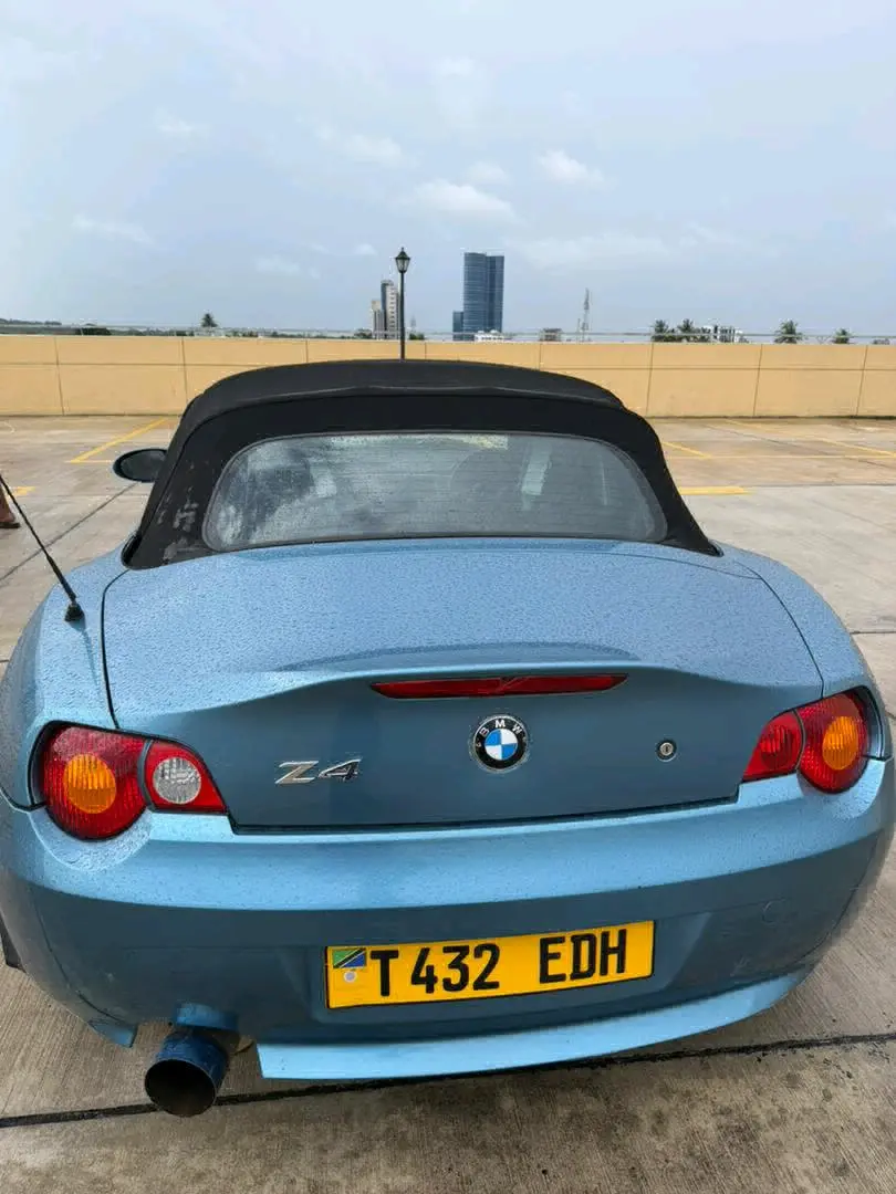 BMW Z4 2004 thumbnail 3