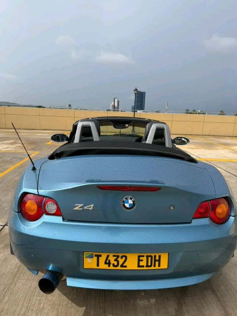 BMW Z4 2004 thumbnail 4