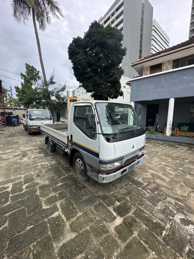 Mitsubishi Canter 1996 thumbnail 3