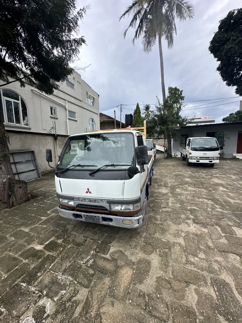 Mitsubishi Canter 1996 thumbnail 4