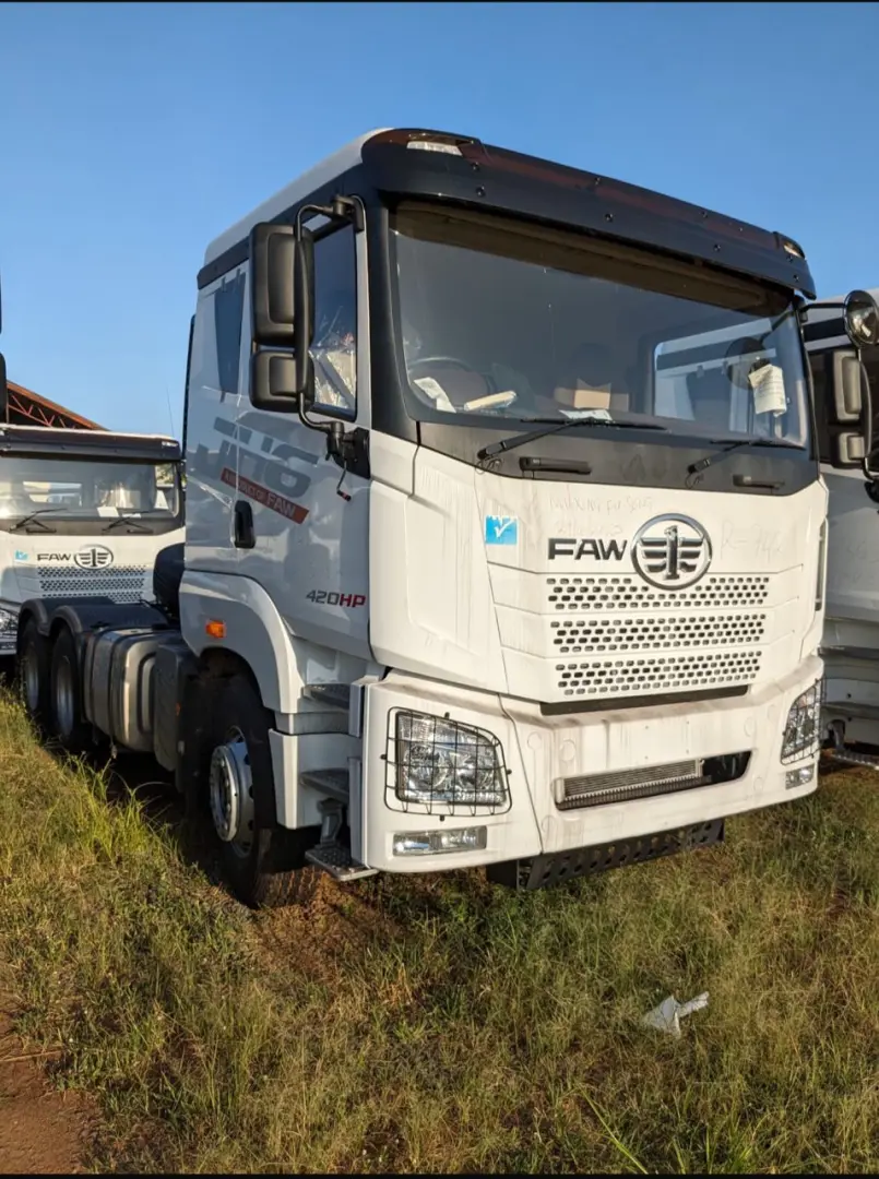 FAW Prime Mover Truck thumbnail 3