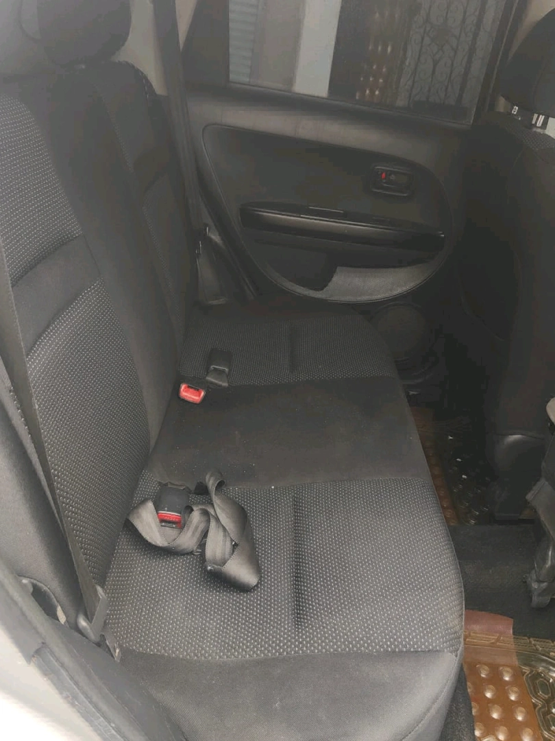 Toyota Ist Silver Automatic Car 1290 CC thumbnail 7