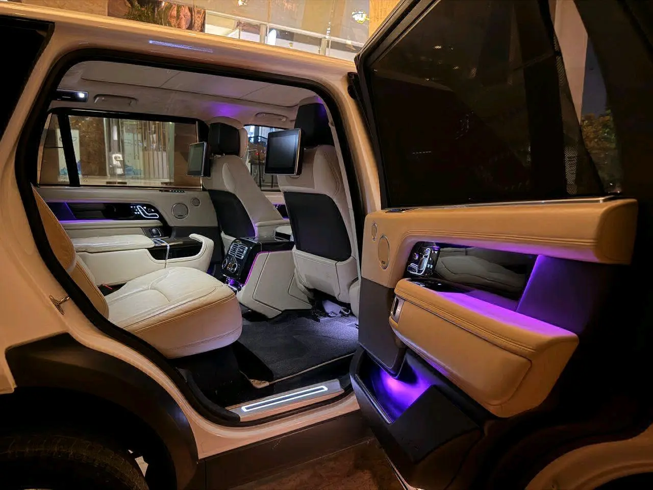 Range Rover Vogue Autobiography 2019 thumbnail 3