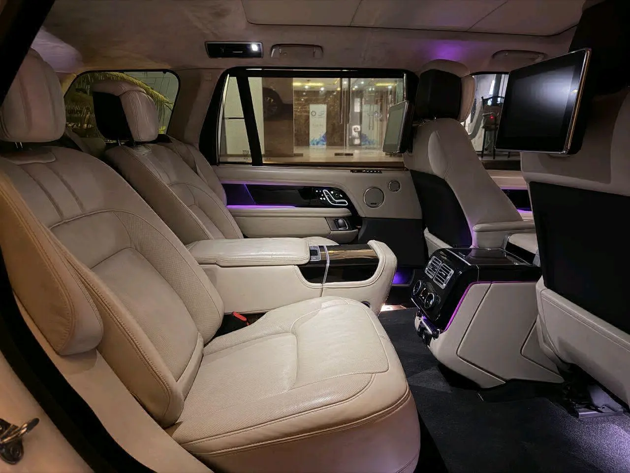 Range Rover Vogue Autobiography 2019 thumbnail 5