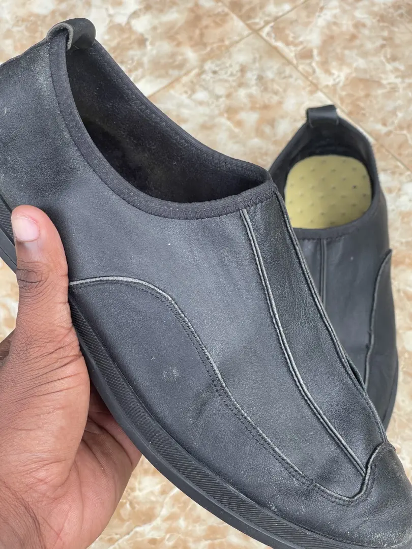 Men's Casual Black Leather Shoes thumbnail 2