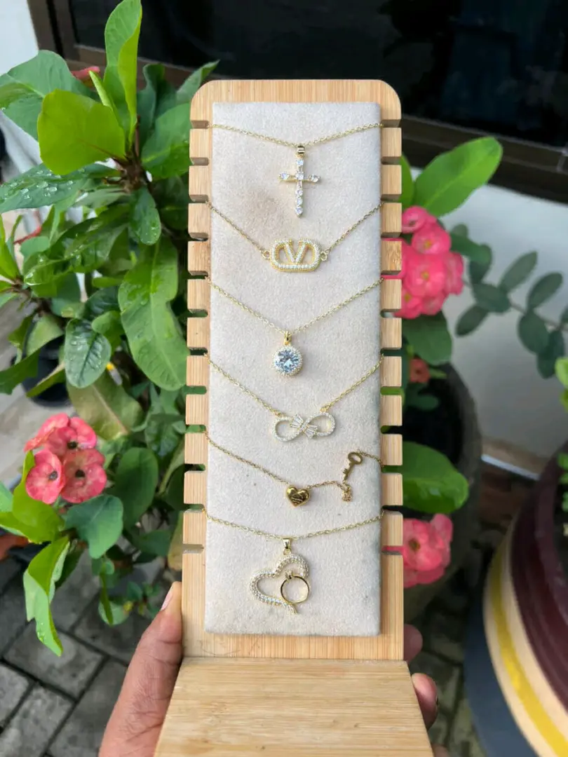 Gold-colored Necklaces thumbnail 5