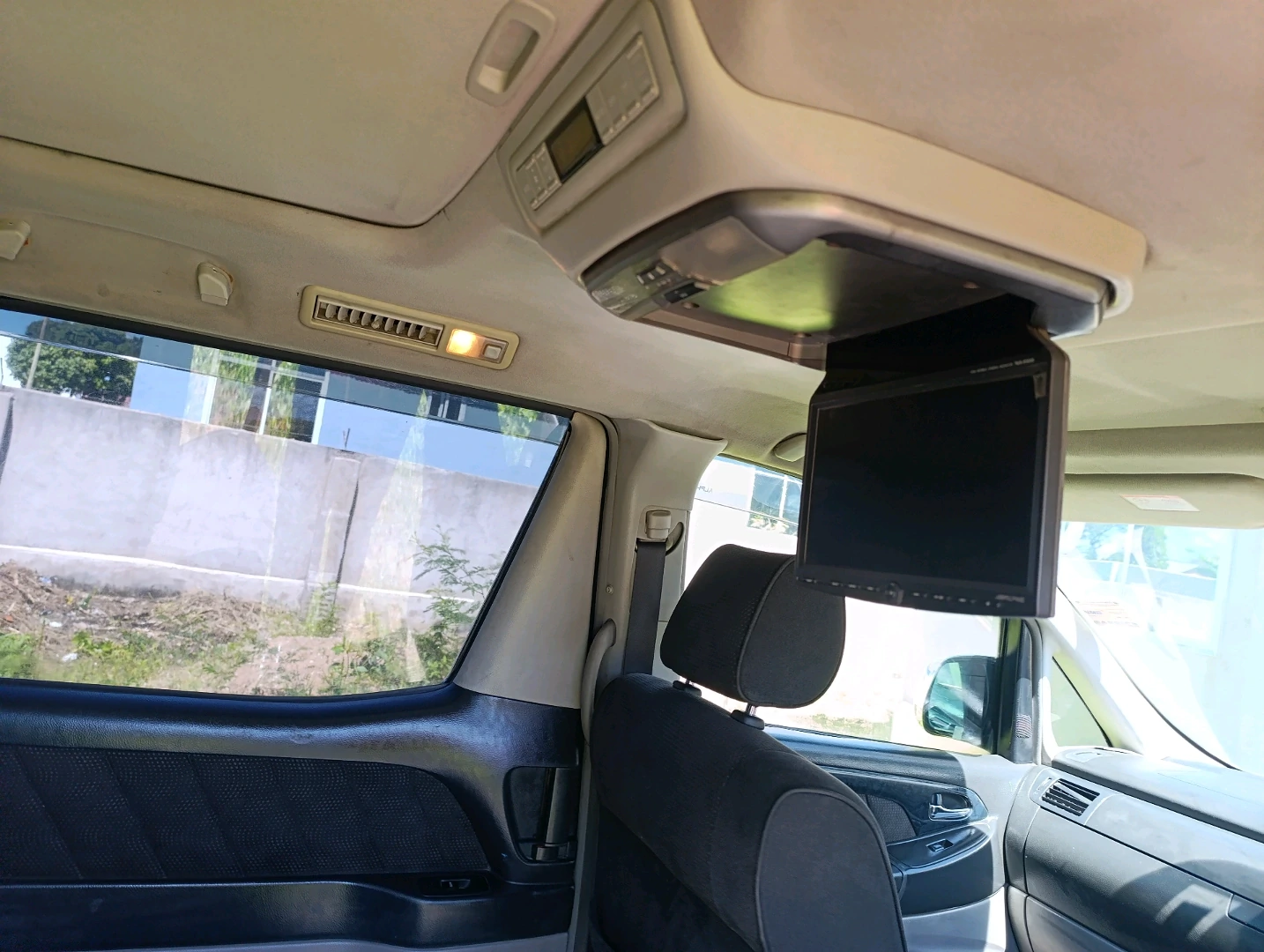 Used Black Toyota Alphard Minivan 2400cc Full AC thumbnail 7