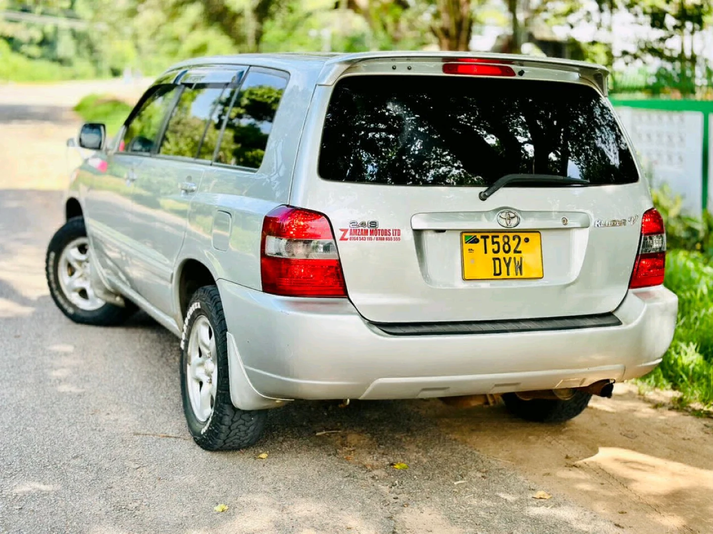 Toyota Kluger SUV 2005 Low Mileage Mwanza thumbnail 2