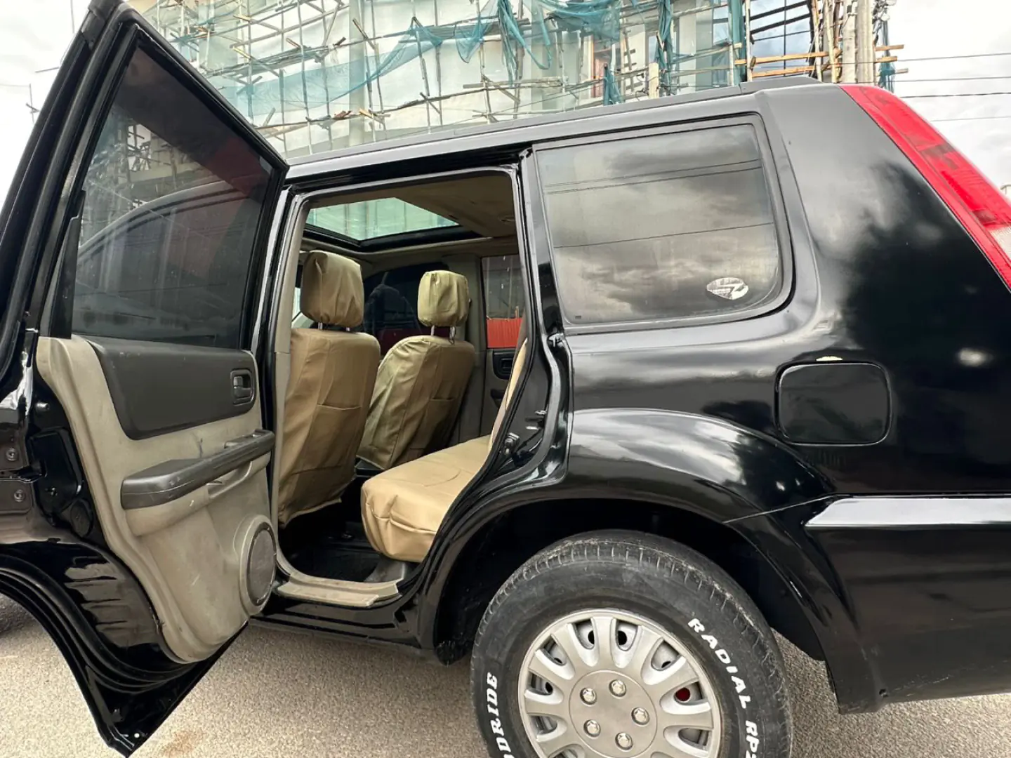 Used Black Nissan X-Trail with AC and Android TV thumbnail 2