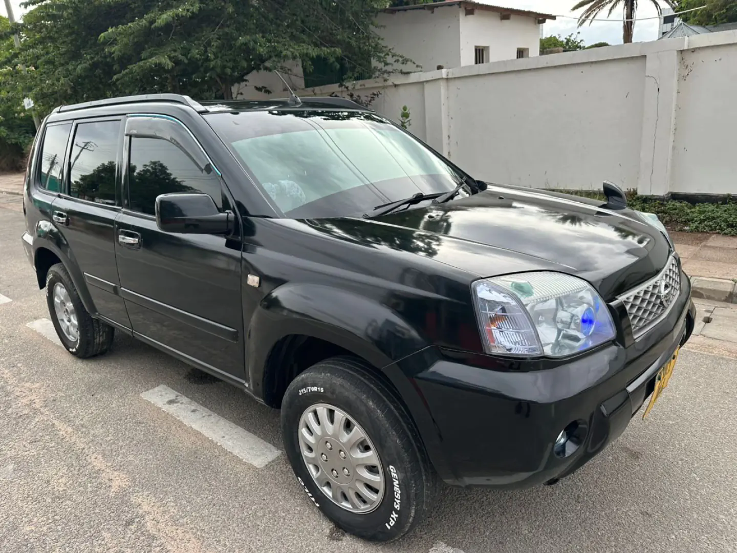 Used Black Nissan X-Trail with AC and Android TV thumbnail 8