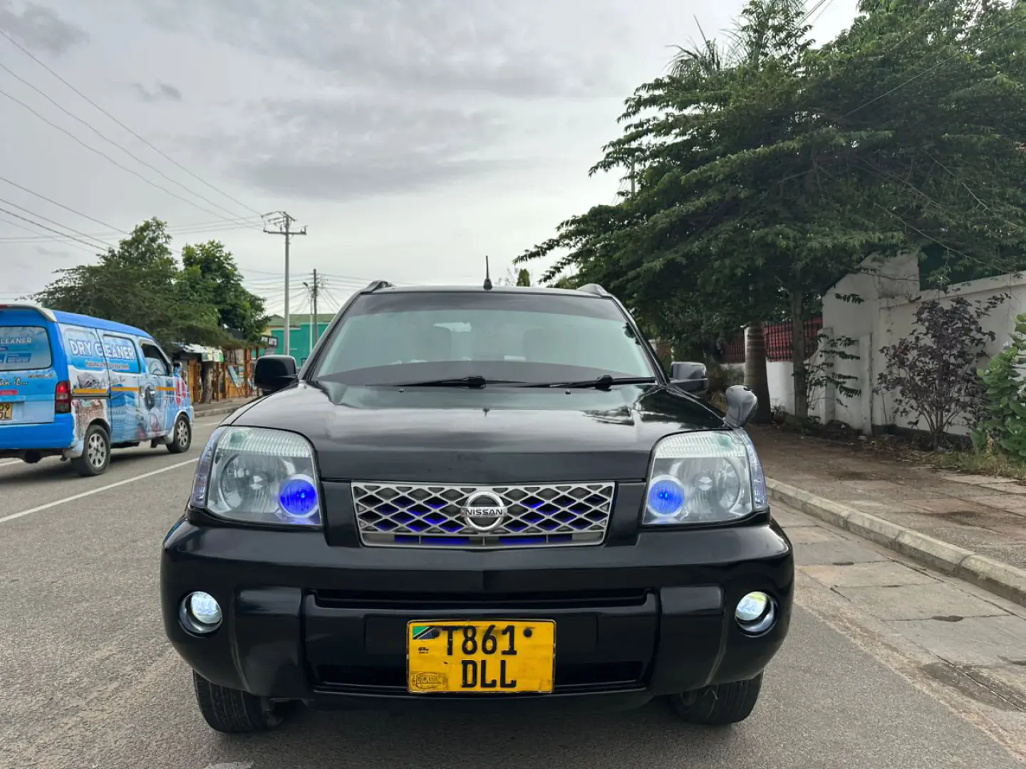 Used Black Nissan X-Trail with AC and Android TV thumbnail 9