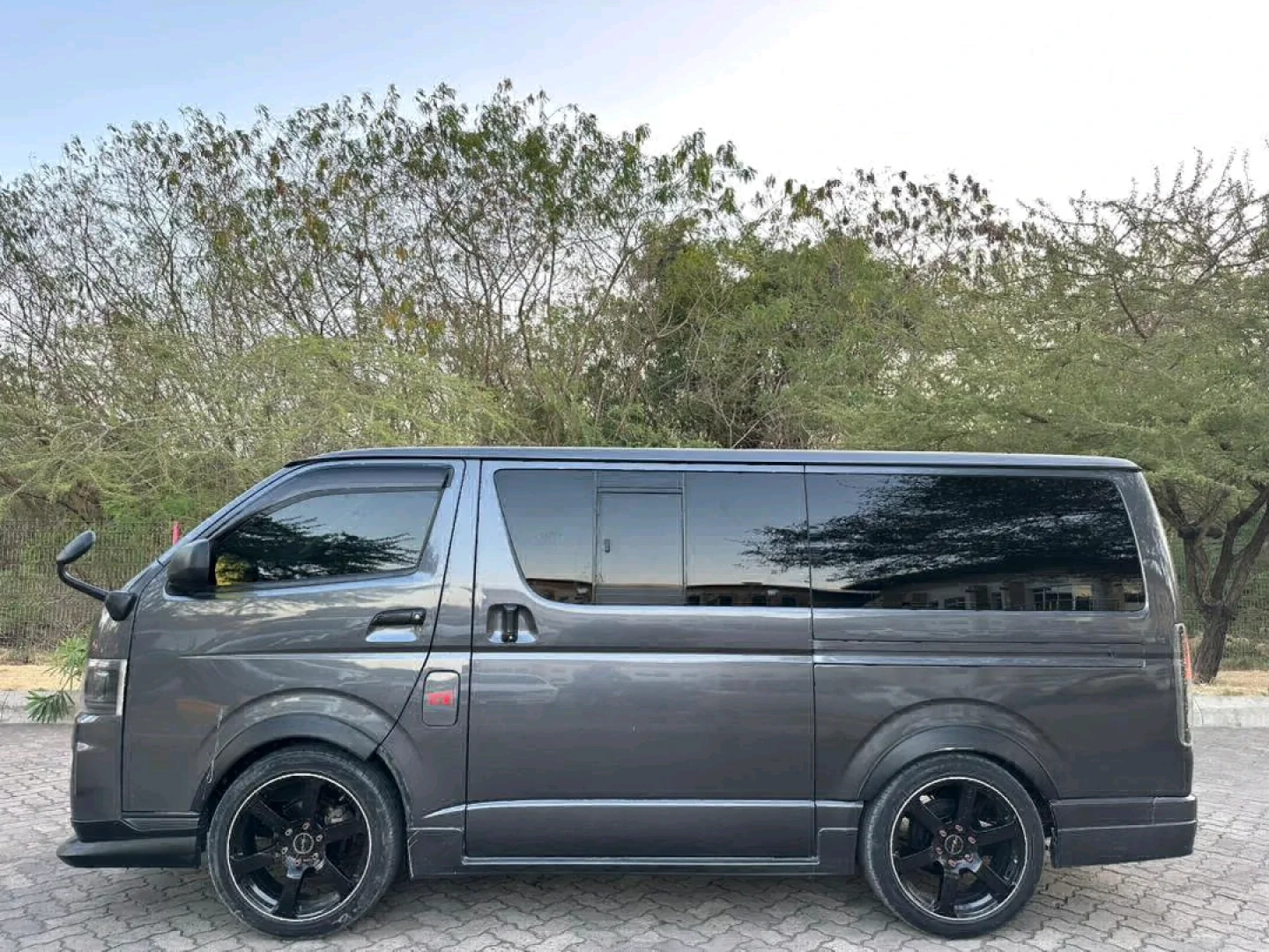 Toyota Hiace Quantum Van 2010 (Reg ELT) thumbnail 3