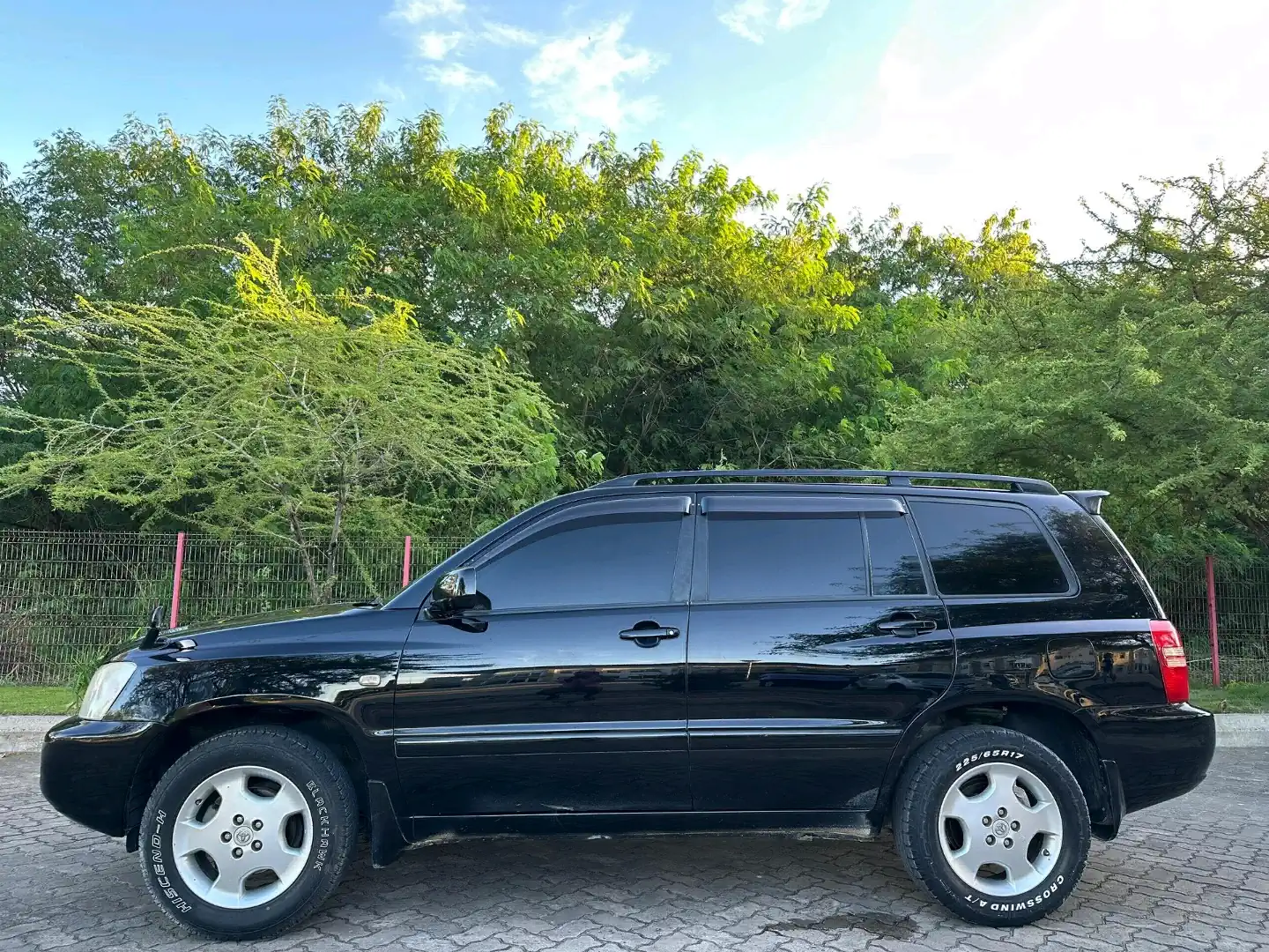 Toyota Kluger SUV 2004 Black thumbnail 6