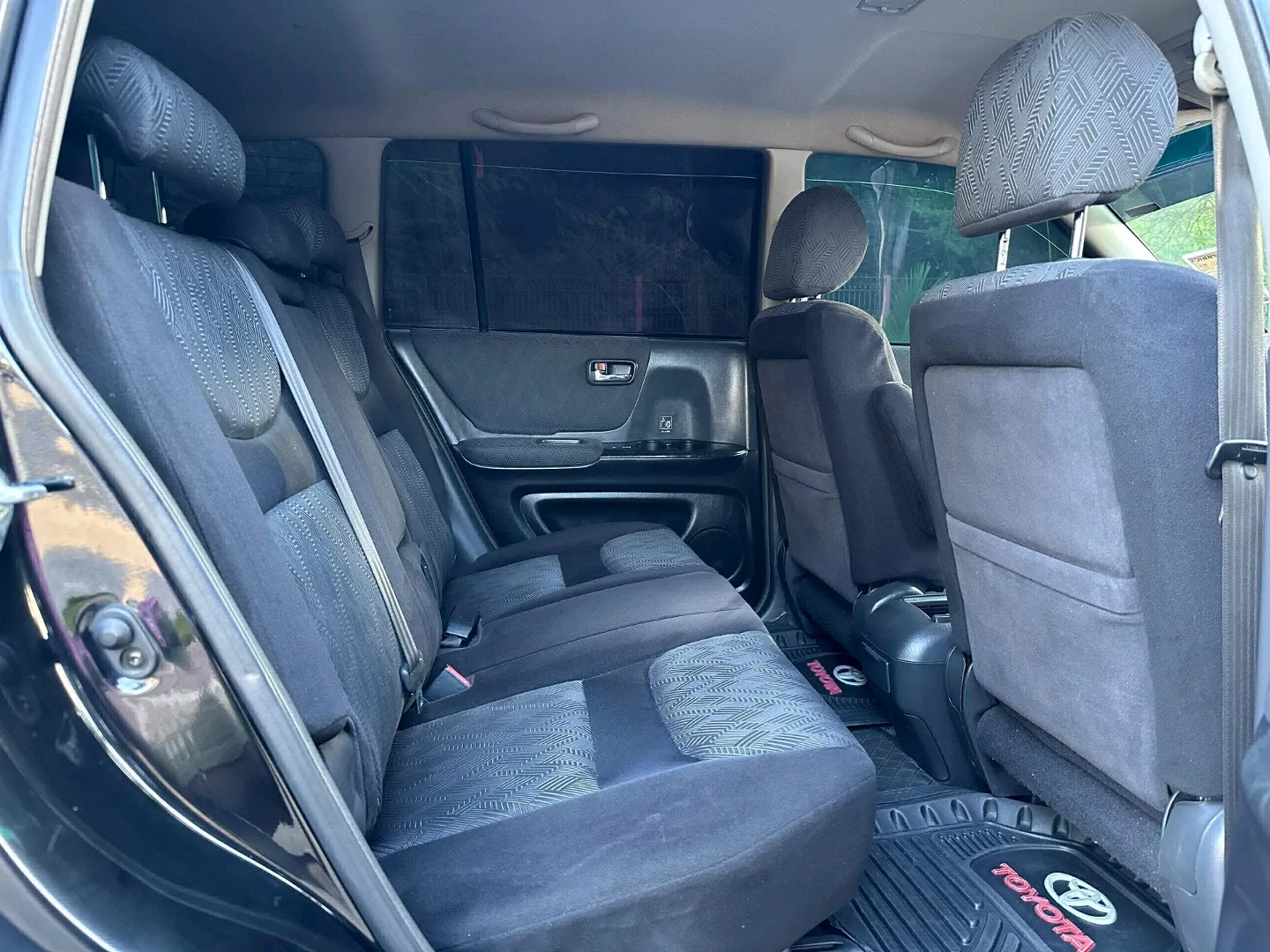Toyota Kluger SUV 2004 Black thumbnail 8