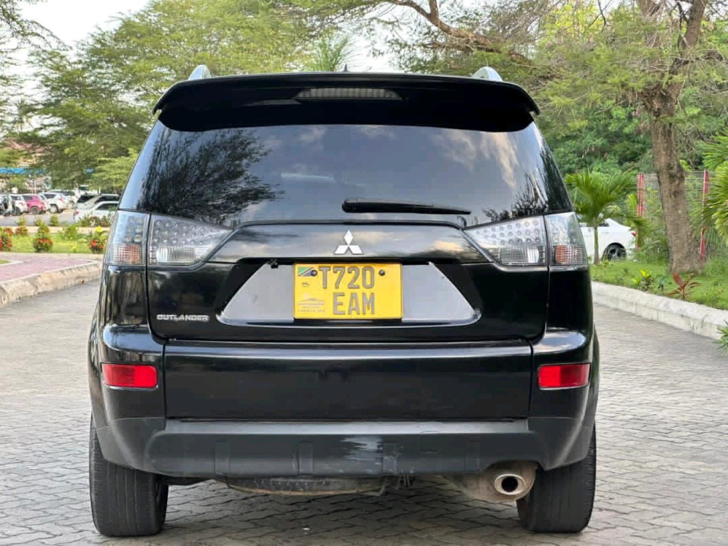 Used 2008 Mitsubishi Outlander SUV (7 Seater) thumbnail 3