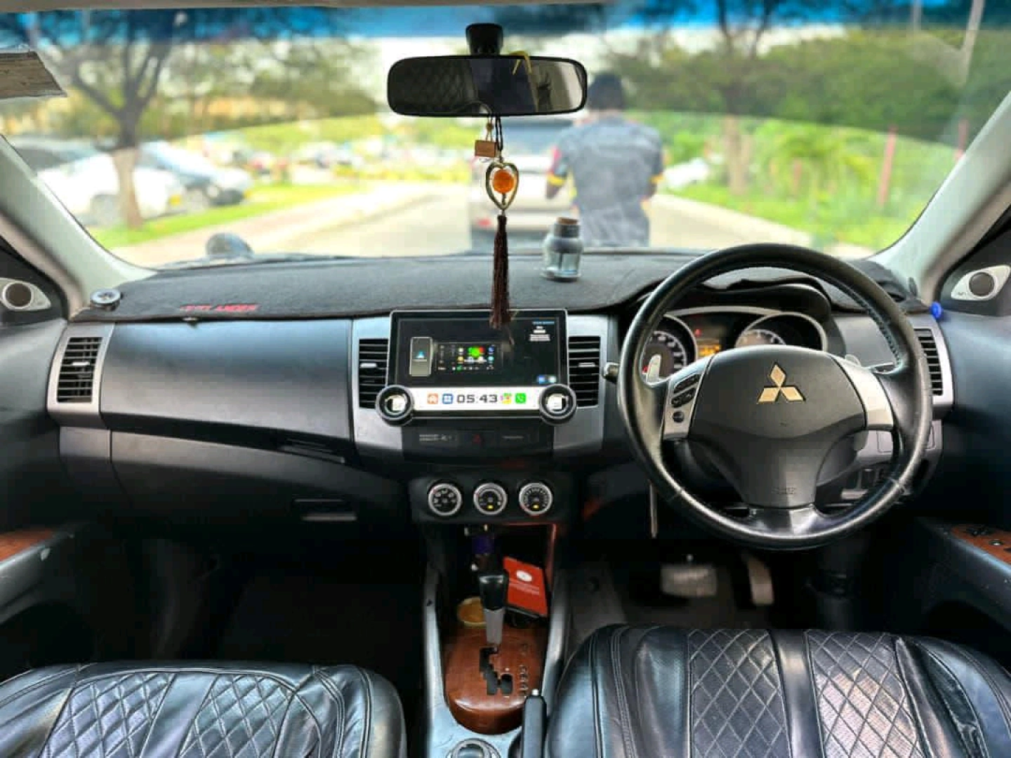 Used 2008 Mitsubishi Outlander SUV (7 Seater) thumbnail 8
