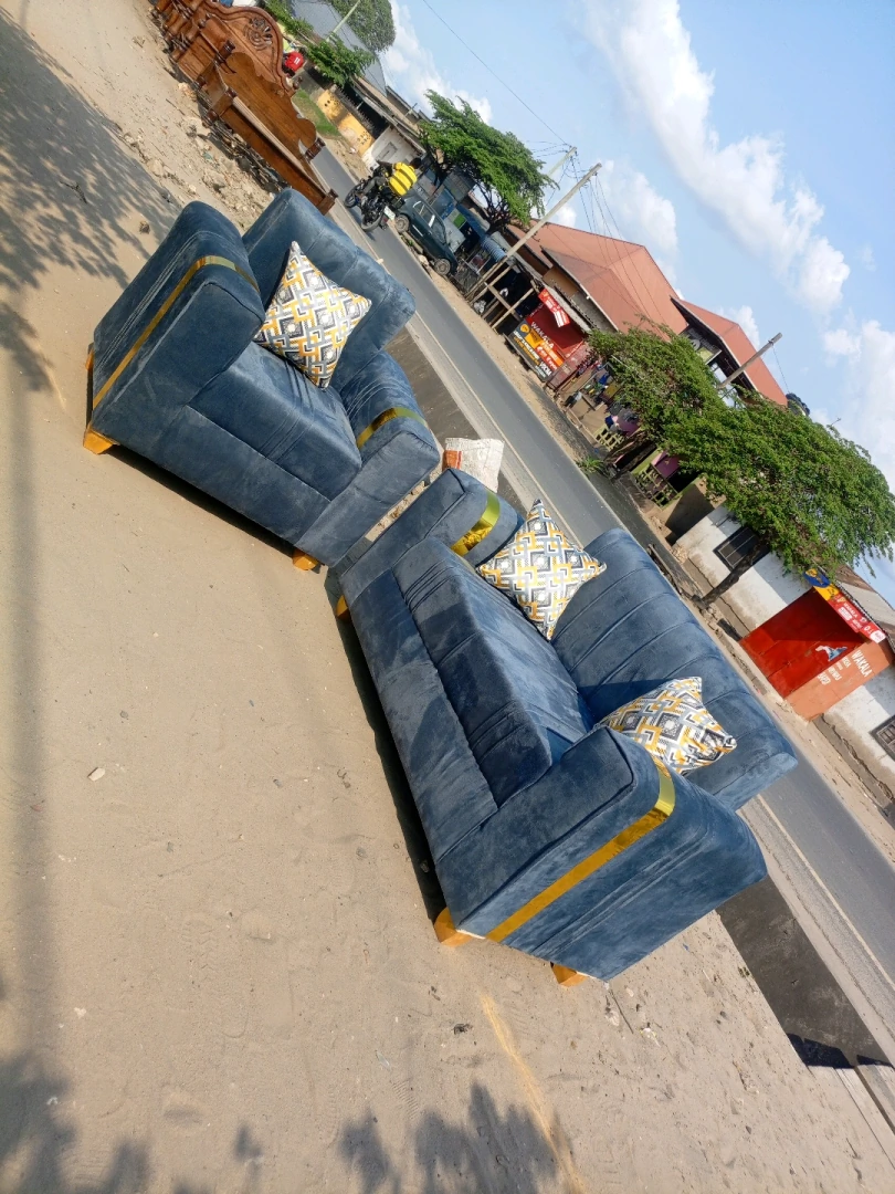 New Dark Blue Velvet Sofa Set (3+1+1) thumbnail 2