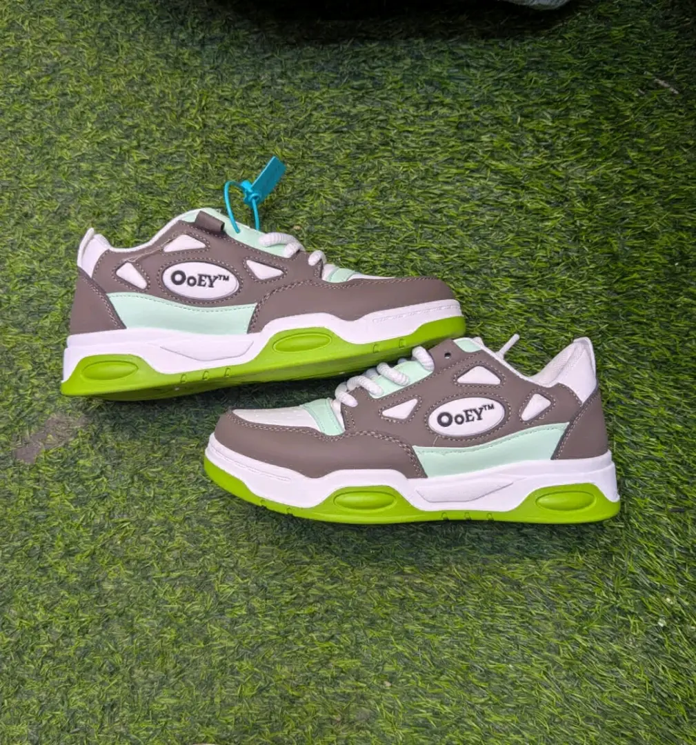 New Low-Top Sneakers (White/Green)
