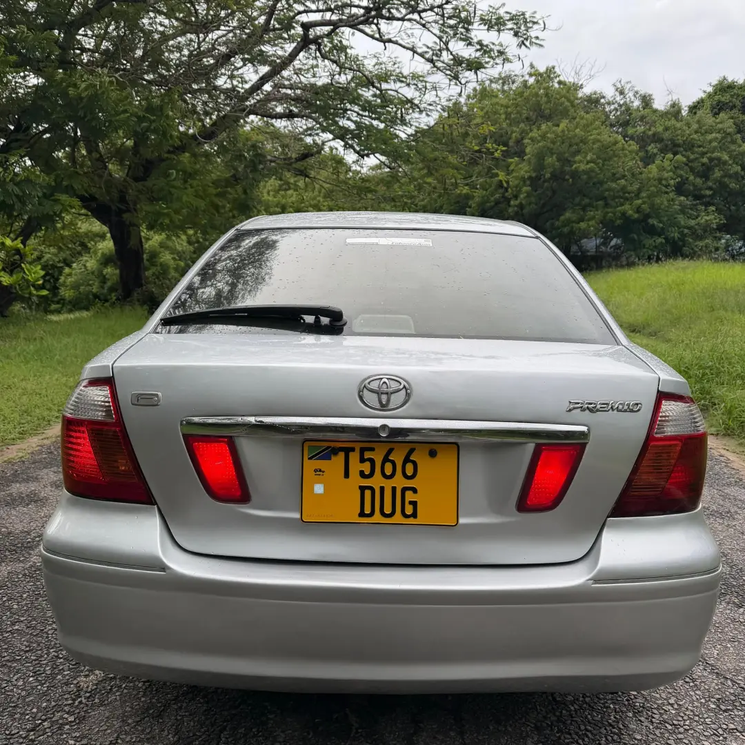 Toyota Premio 2004 Silver thumbnail 3