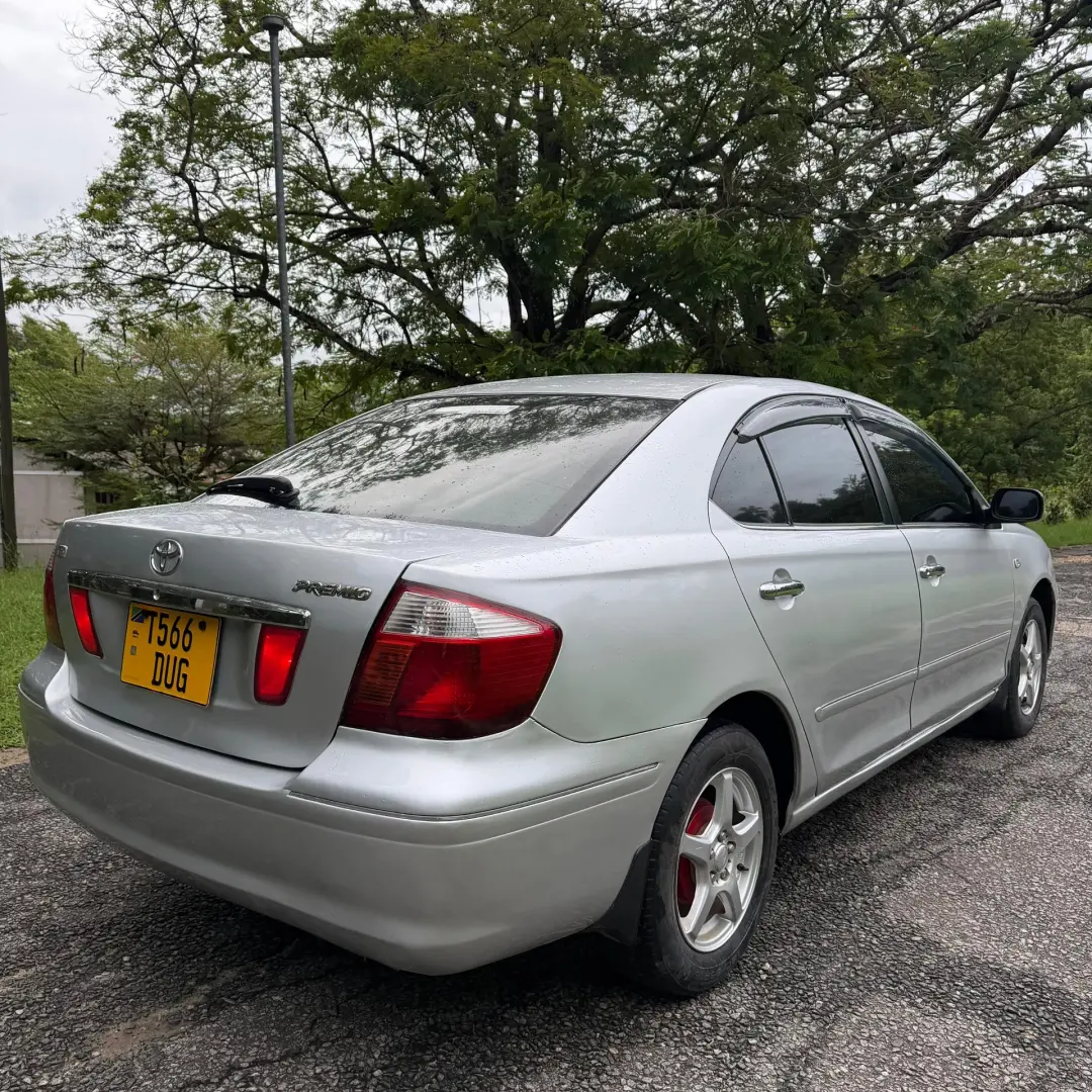Toyota Premio 2004 Silver thumbnail 4