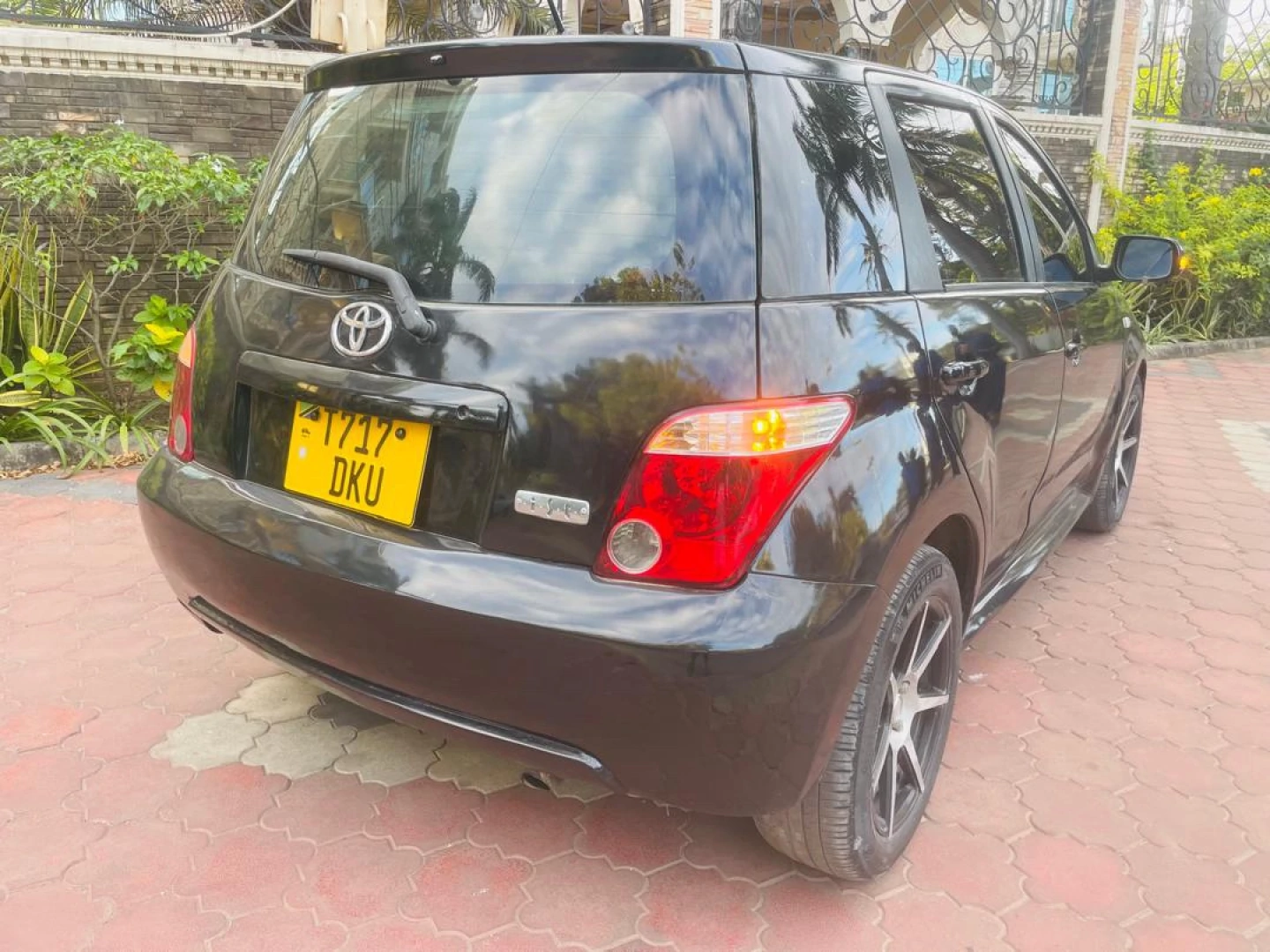 Toyota Ist Black Car for Sale 2006 thumbnail 4
