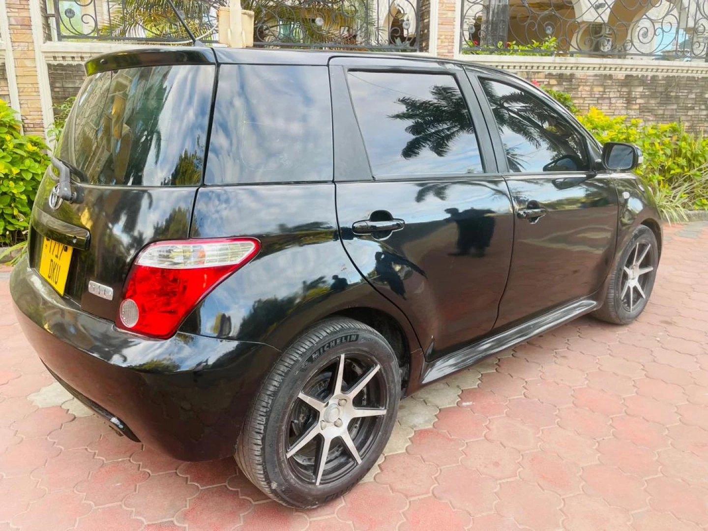 Toyota Ist Black Car for Sale 2006 thumbnail 5