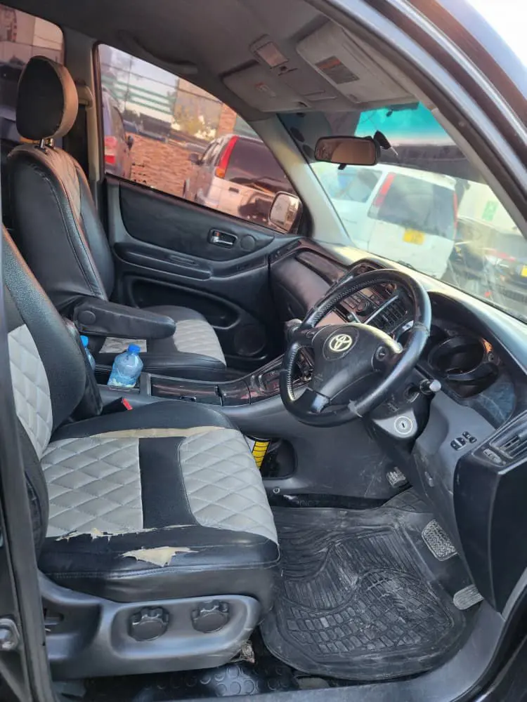 Toyota Kluger SUV (Engine 1AZ) thumbnail 7