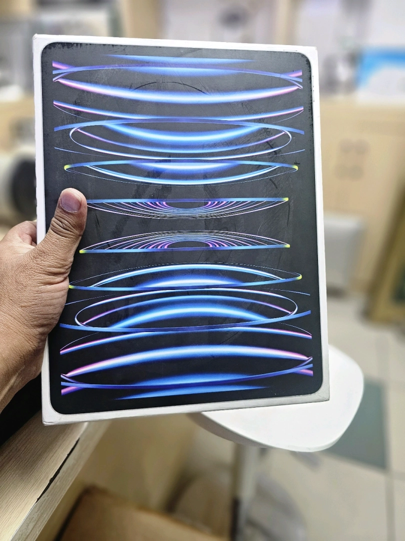 Apple iPad Pro 12.9 inch (2022) 8GB 512GB Wi-Fi + Cellular thumbnail 3