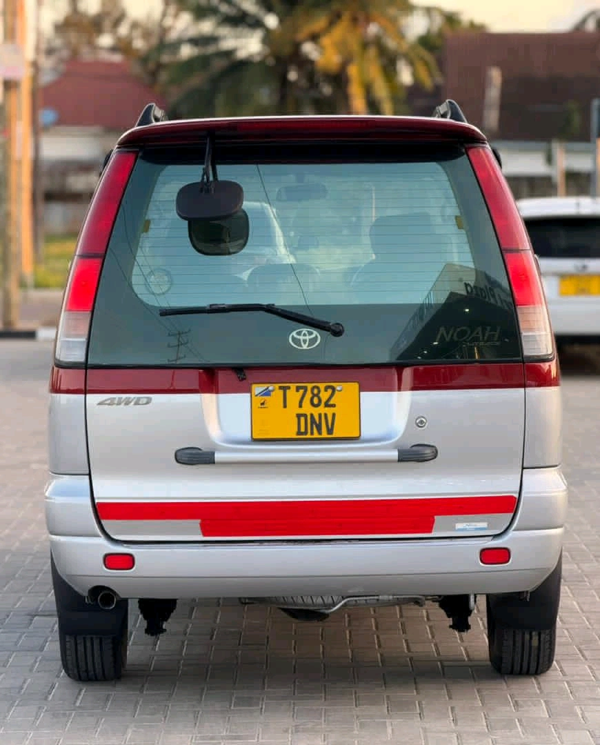 Toyota Noah SR50 DNV Van (1990cc, Full AC) thumbnail 2
