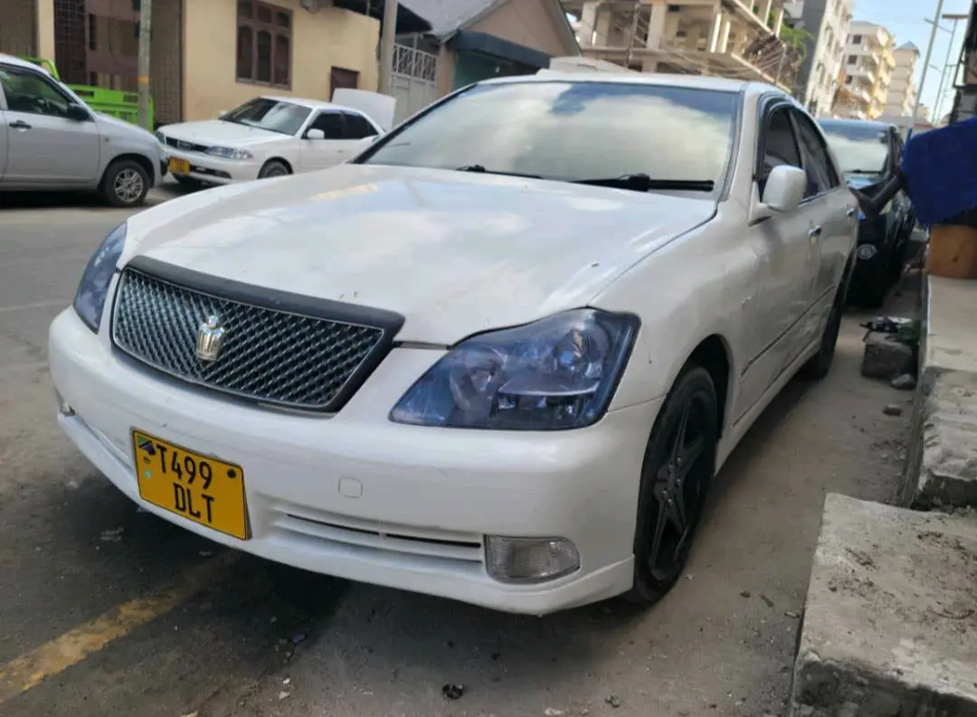 Toyota Crown Athlete Nyeupe Inauzwa