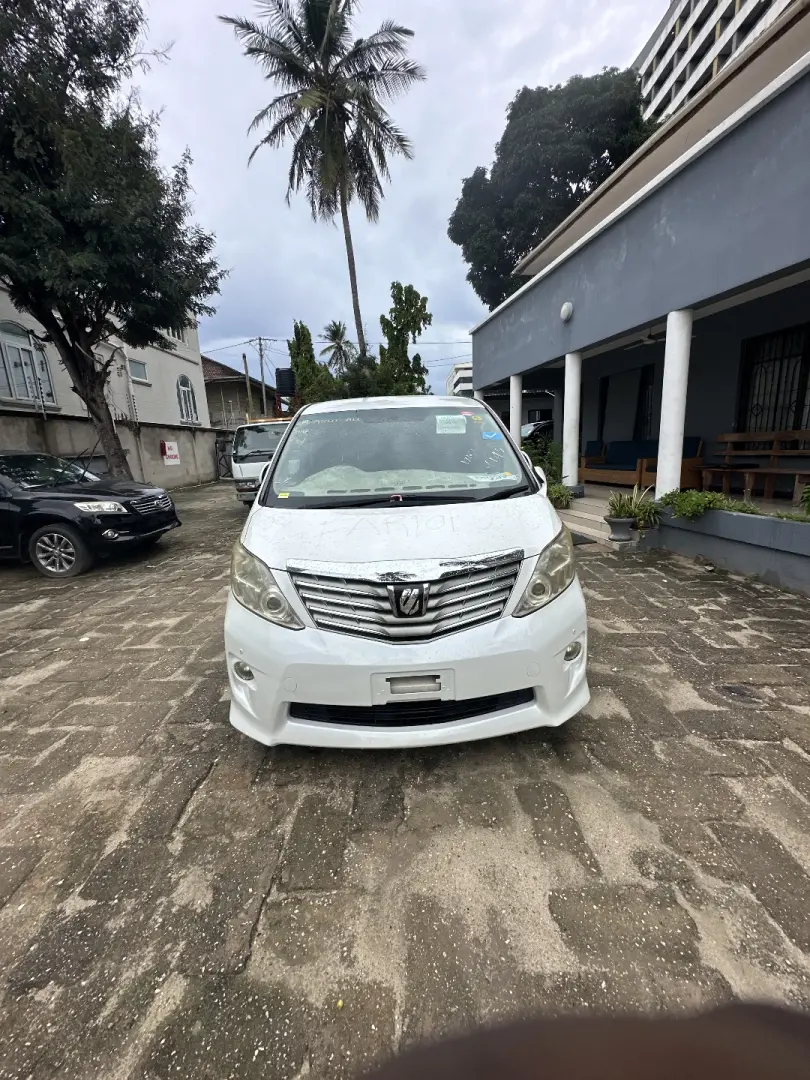 Toyota Alphard 2011 thumbnail 3