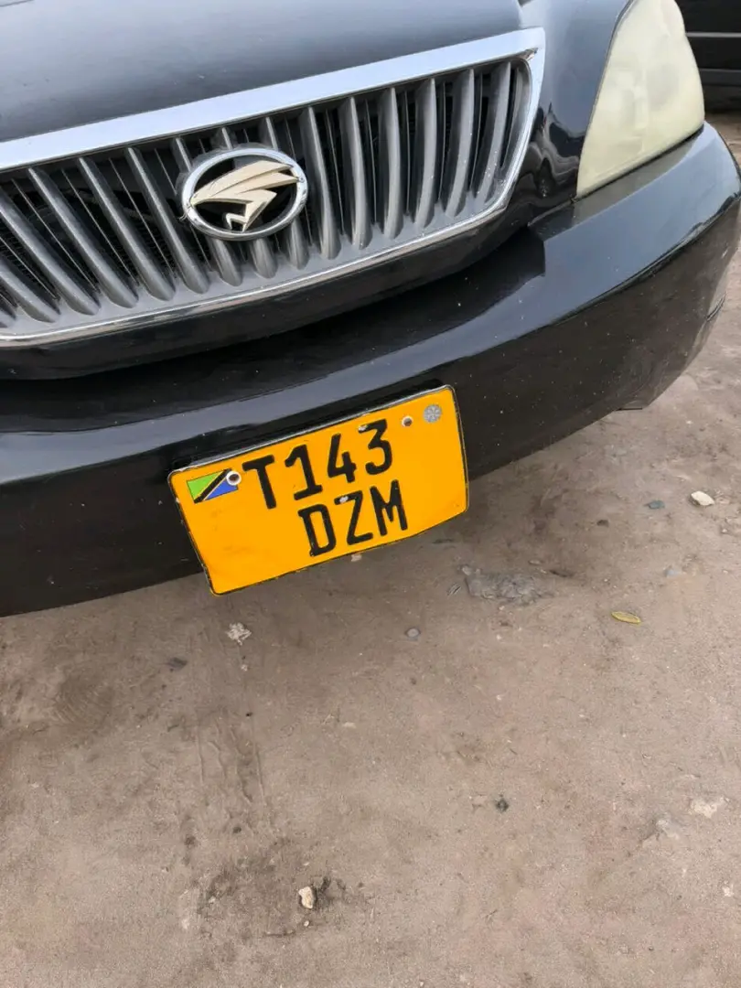 Black Toyota Harrier 2008 (DZM Reg) thumbnail 2