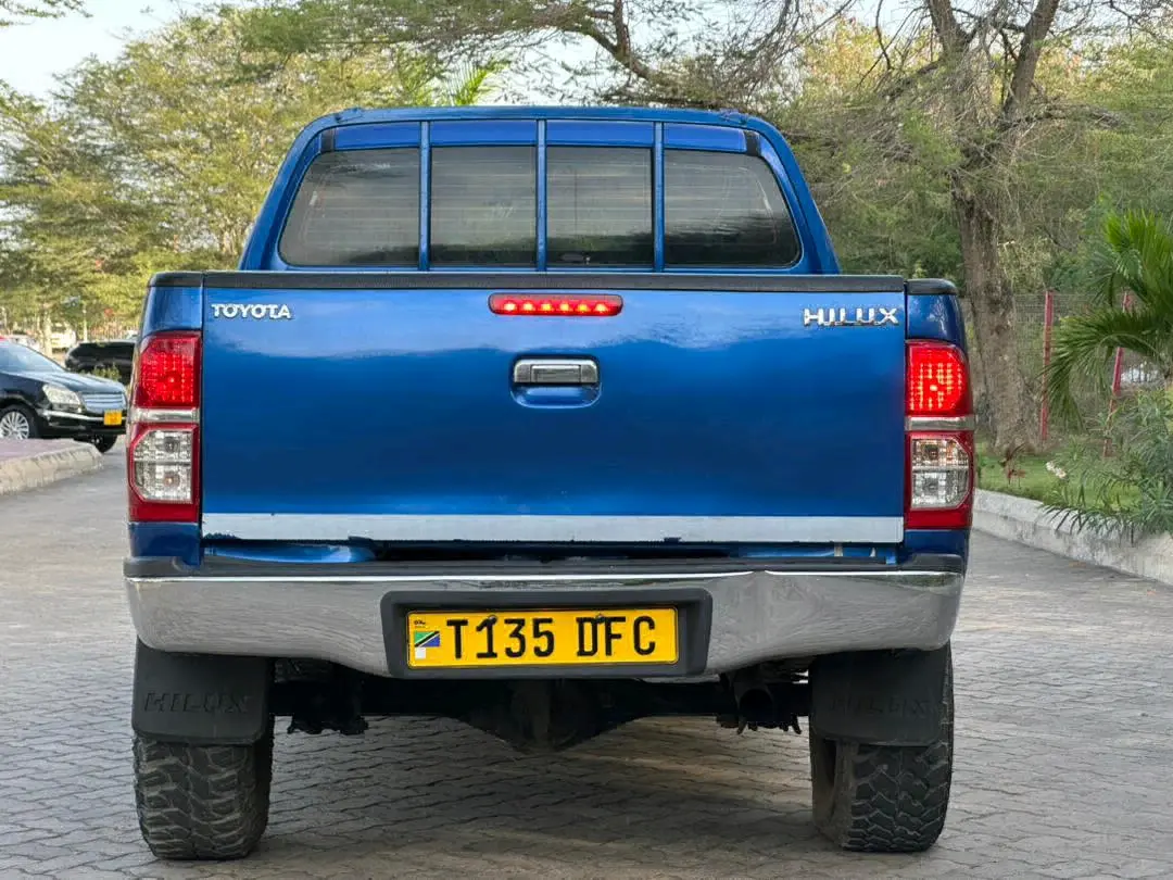 Toyota Hilux Double Cabin 2013 Blue thumbnail 6